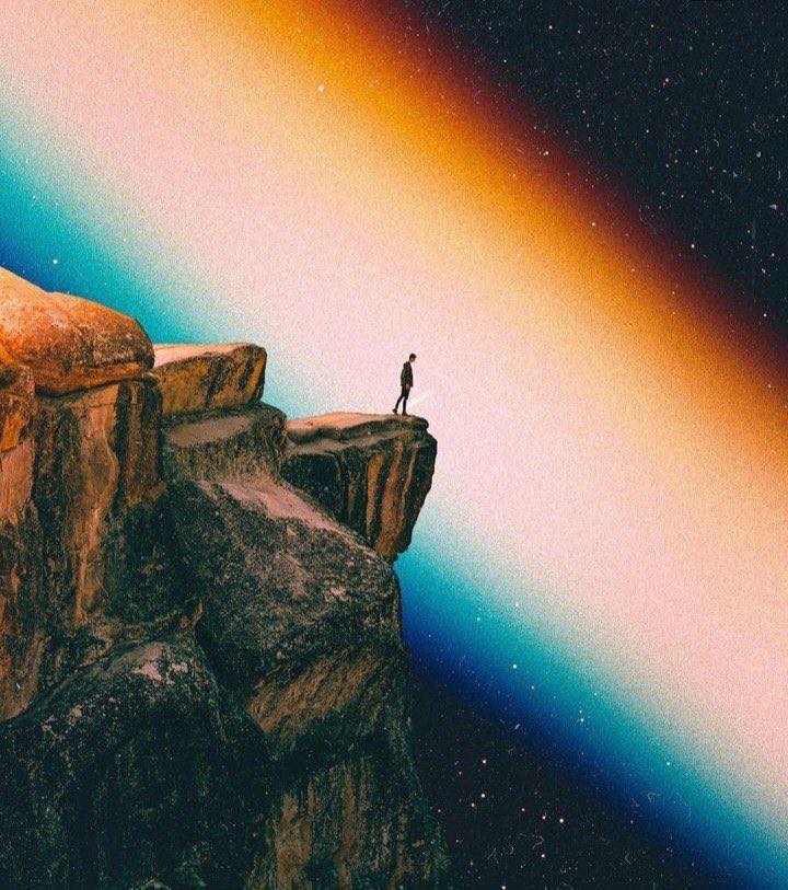 Хората се раждаме в болка. И умираме в болка. А си въобразяваме, че целта на живота е щастието. Всъщност животът е движе…