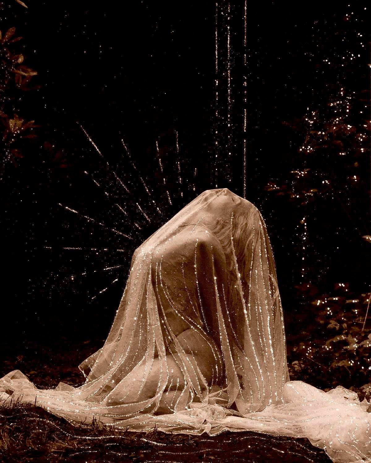 Искам някой да държи мен…